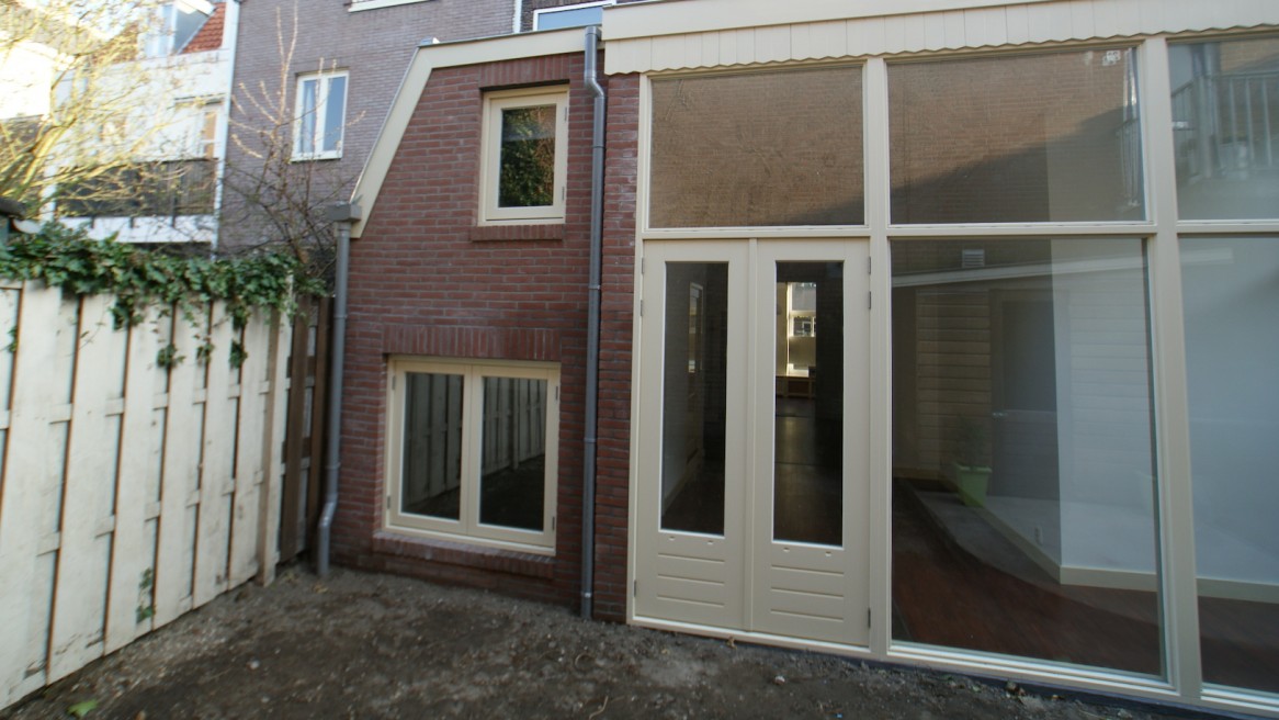 Opbouw/Uitbouw